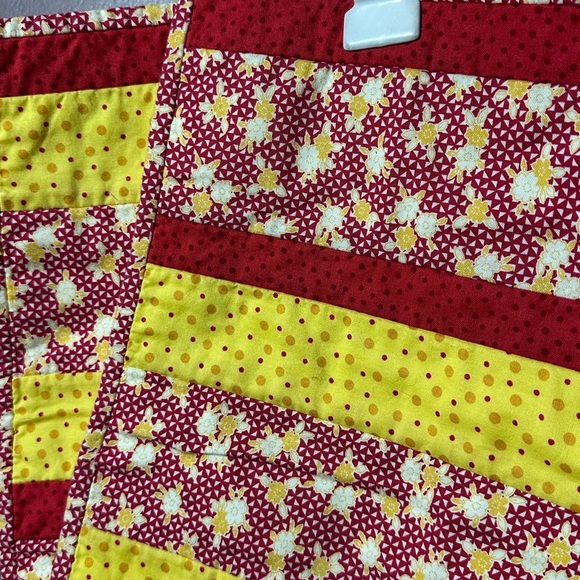 Red and Yellow Floral Handmade Quilted Placemats - Picture 2 of 4